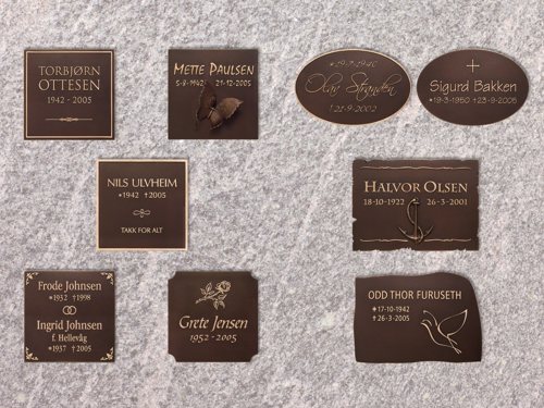 Bronzeplader til montering på sten.